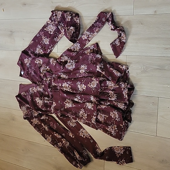 Dress - Picture 1 of 2